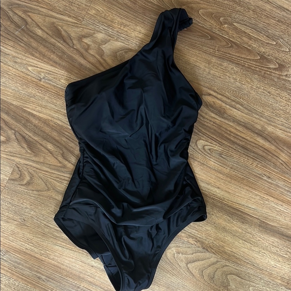 Kona Sol Black One-Shoulder Tummy Control Swim One Piece